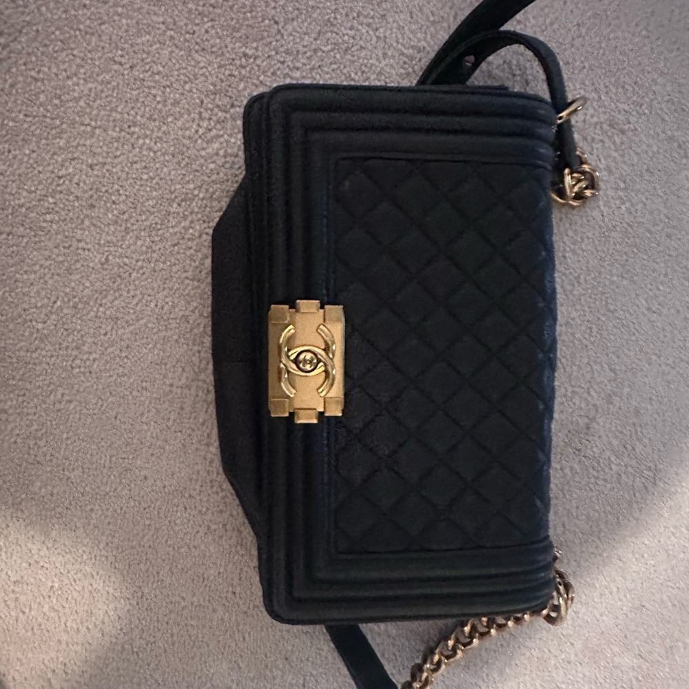 Black Quilted Chain Shoulder Bag - Picture 3 of 9